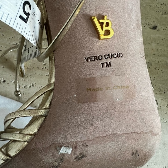 Veronica Beard Cabot strappy metallic ankle strap sandals in gold  size 7 - Picture 8 of 8
